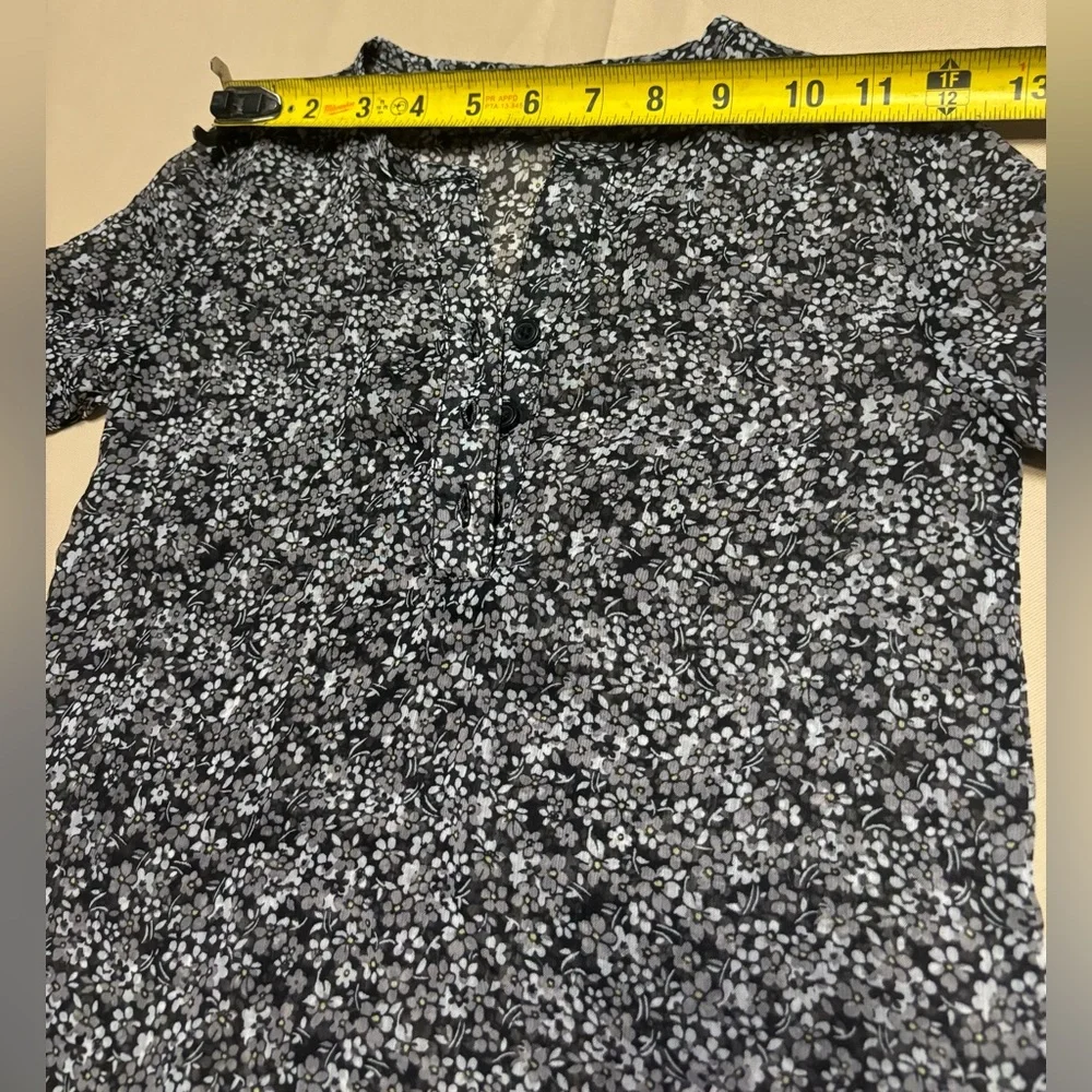 Kidpik‎ Black, White, Gray Floral Sheer Blouse